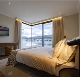 Selection of 5 bedroom seafront villas with heated pool on Ciovo near Trogir, sleeps 10